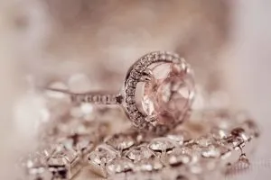 pierścionek z diamentem