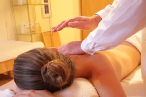 Bańki do masażu pleców i rehabilitacja – jak to działa?