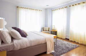 Stylowa i efektowna dekoracja wnętrza, czyli dywan pluszowy w wielu odsłonach